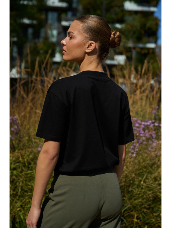 Moodo Памучна блуза с V деколте черна Moodo