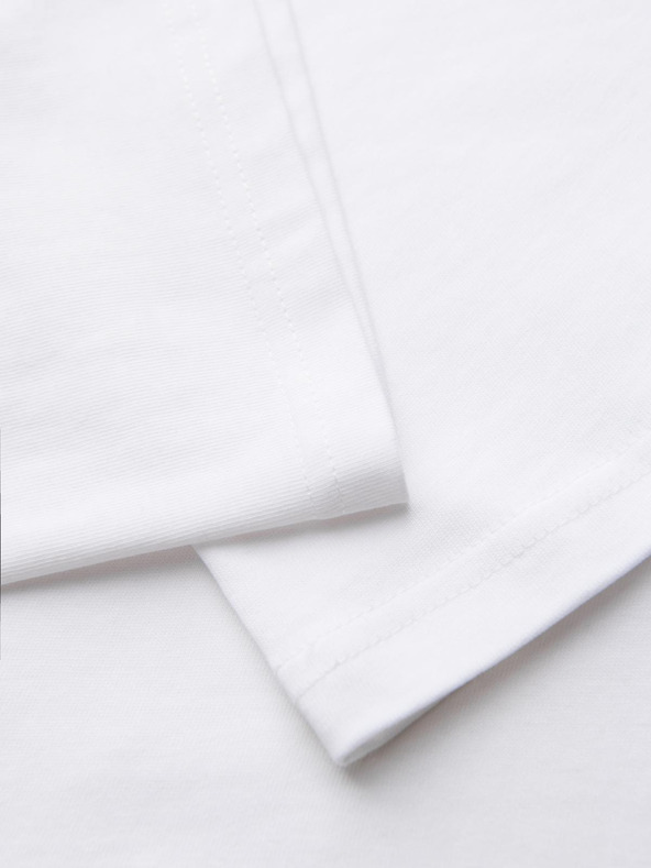 Ombre Clothing Мъжка памучна тениска с приложение на бижута на гърдите - кремаво бяла V2 OM-TSCT-0290 Ombre Clothing