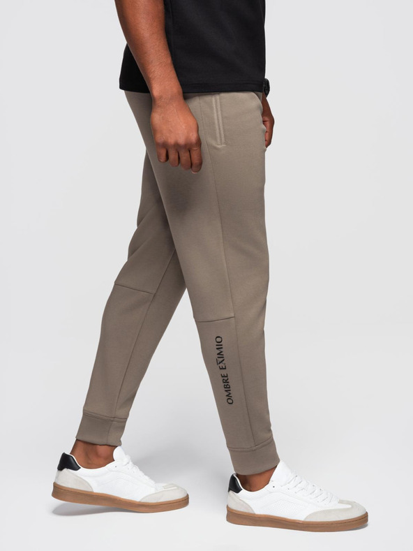 Ombre Clothing Мъжки спортни панталони с ребрирани крачоли и гумен принт - пепел V3 OM-PASK-0223 Ombre Clothing