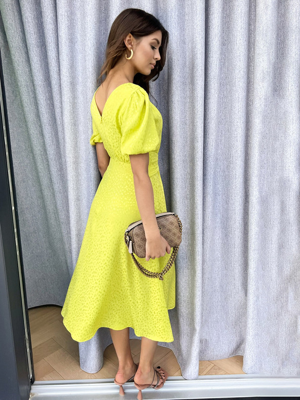 Edoti Дамски миди рокли с ръкави и кръгъл деколте елегантни ELIA DLR200 - известково зелени EDOTI