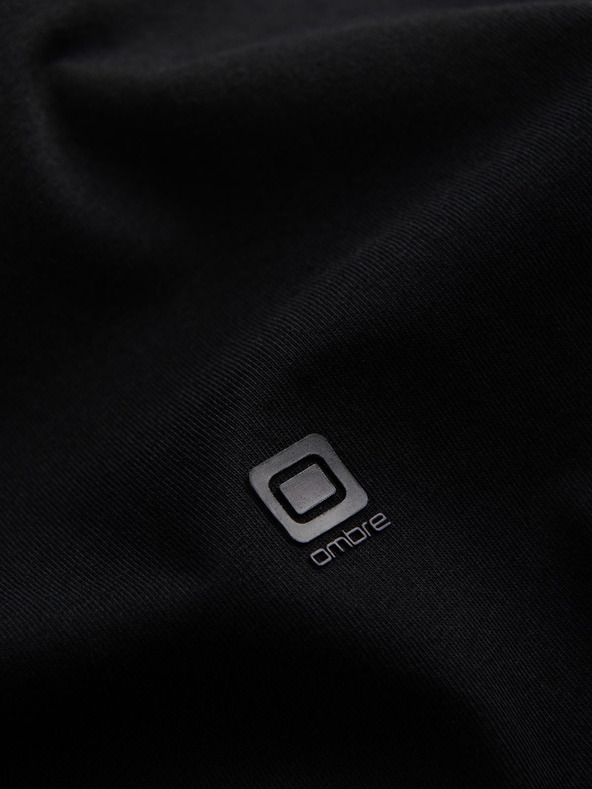 Ombre Clothing Черна мъжка тениска с V-образно деколте Ombre Clothing