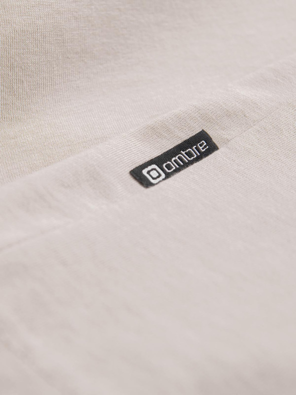 Ombre Clothing Бежова мъжка основна тениска Ombre Clothing