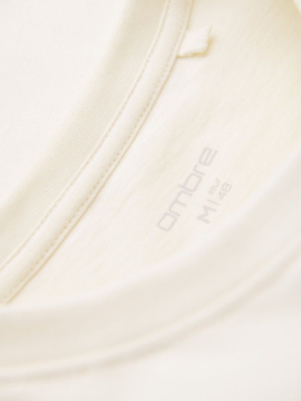 Ombre Clothing Кремава мъжка тениска с джоб Ombre Clothing