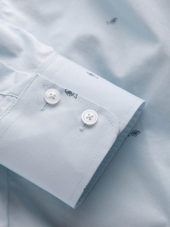 Ombre Clothing Светлосиня мъжка риза с шарки Ombre Clothing