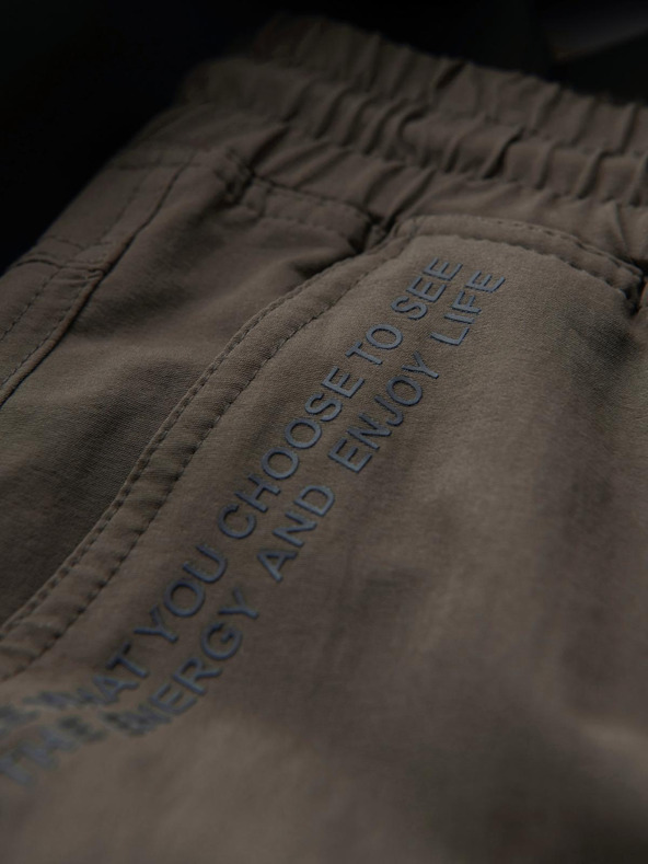 Ombre Clothing Мъжки панталони за бягане с джогинг с джобове и принт тъмно маслинено зелено Ombre Clothing