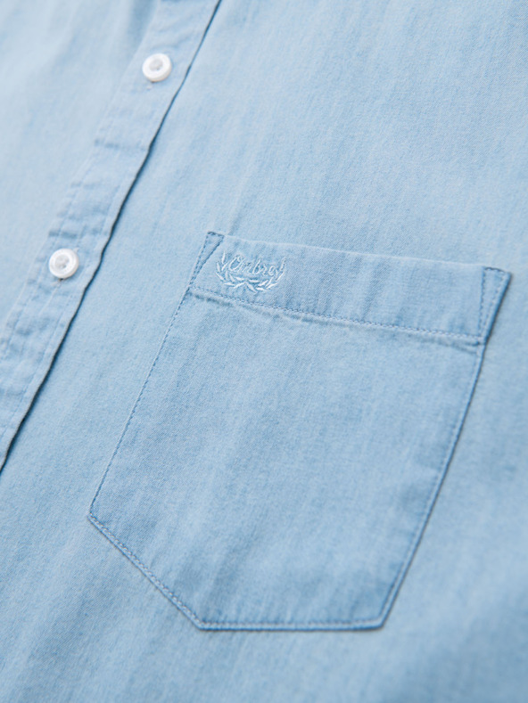 Ombre Clothing Мъжка риза от деним с бродерия и джоб - светлосиньо Ombre Clothing