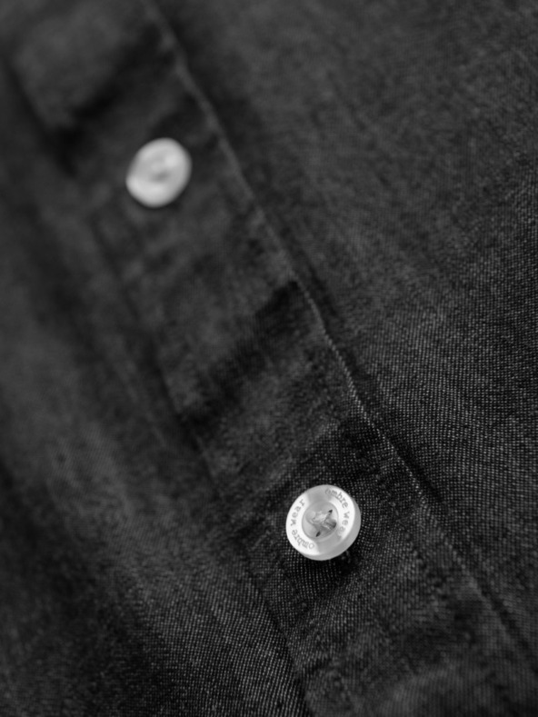 Ombre Clothing Мъжка дънкова риза с бродирана джоб Ombre Clothing