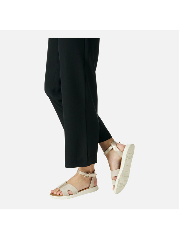 Geox Златни дамски сандали Geox Dandra