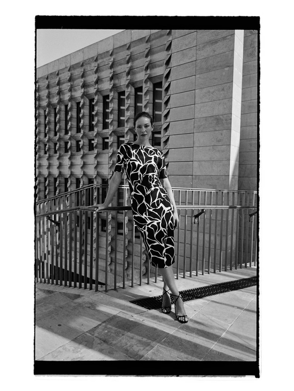 Moodo Миди рокля с шарка бежова Moodo