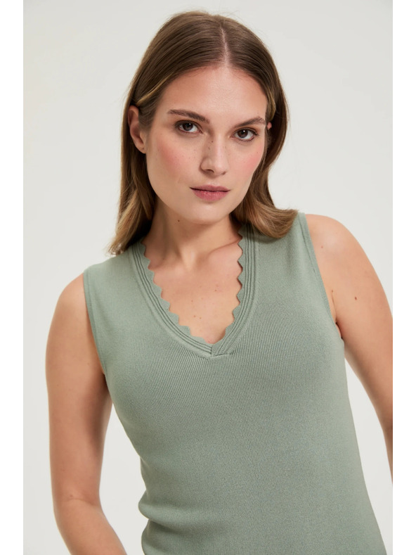 Moodo Гладък оливен топ Moodo