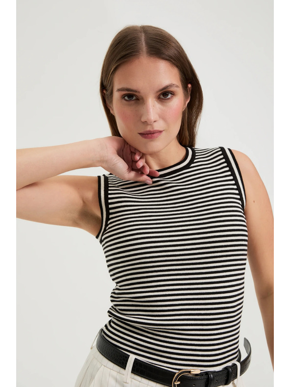 Moodo Топ на райета бяло и черно Moodo