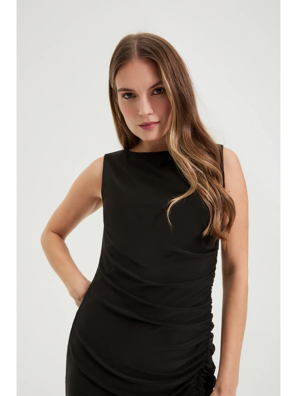 Moodo Прилепнати рокля със набори черна Moodo