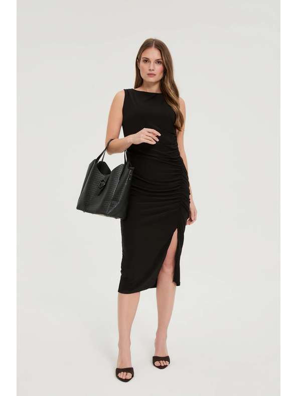 Moodo Прилепнати рокля със набори черна Moodo