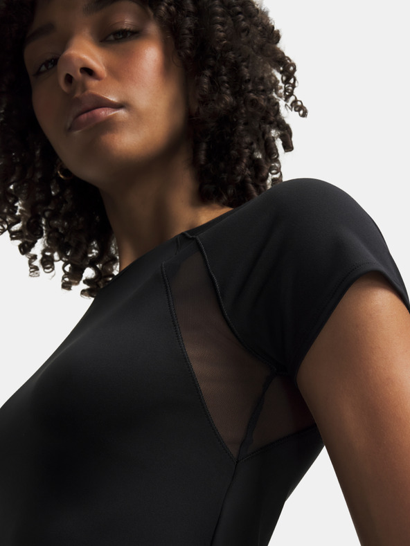 Under Armour Дамска тениска Under Armour Motion Mesh SS