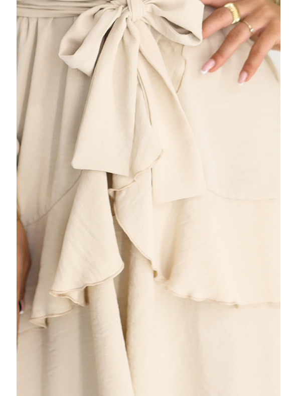 numoco Чувствени мини рокля с кръстосан деколте - бежов