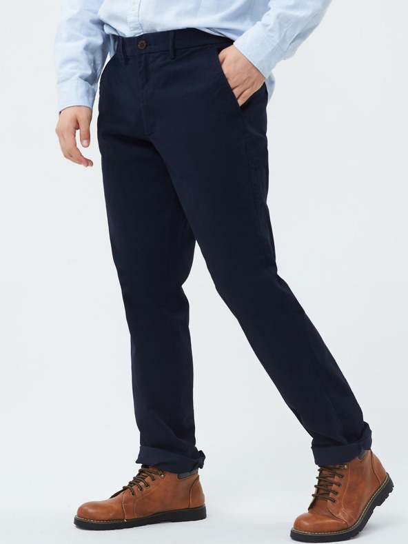 GAP Панталони essential khaki прав модел GapFlex GAP