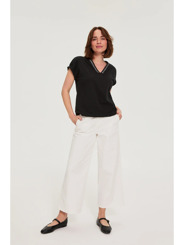 Moodo Памучна тениска с V-образно деколте черна Moodo