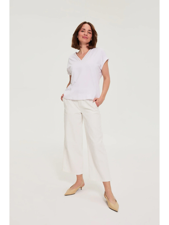 Moodo Памучна тениска с V-образно деколте бяла Moodo