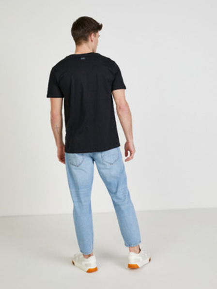 DOBRO Черно мъжко оверсайз тениче Netřeba slov от колекцията DOBRO. за Украйна