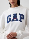 GAP Овърсайз суитчър с логото на GAP