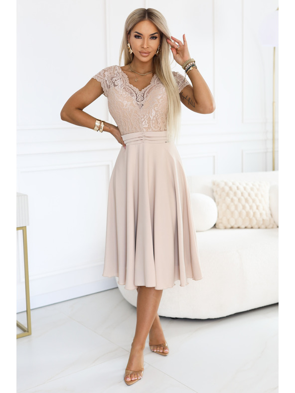 numoco LINDA Шифонена лека рокля с дантелен деколте - бежова