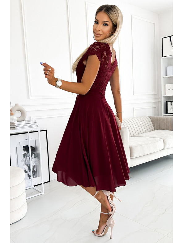numoco Рокля от шифон с дантелено деколте - бургундско Numoco LINDA