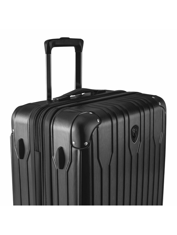 Heys Черен пътнически куфар Heys Xtrak L