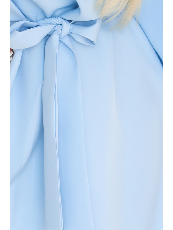 numoco SOFIA Рокля тип пеперуда със завързване в талията - светлосиня