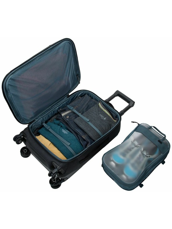 Thule Черен пътнически куфар Thule Aion