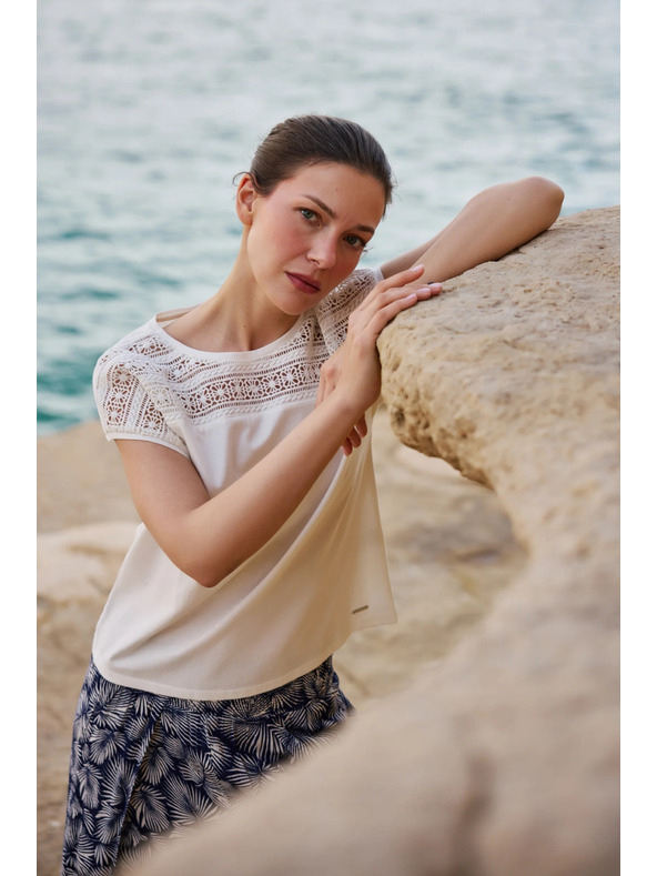 Moodo Памучна блуза с дантела бяла Moodo