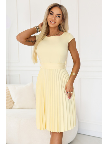 numoco LILA Класически набрани рокля с къс ръкав и колан - масленожълт