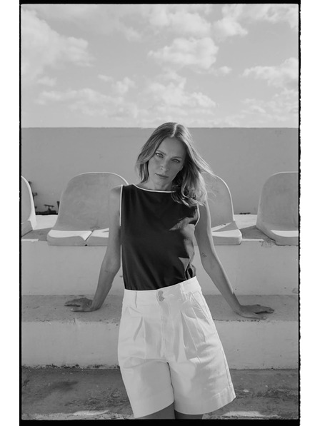 Moodo Гладки къси панталони бели Moodo