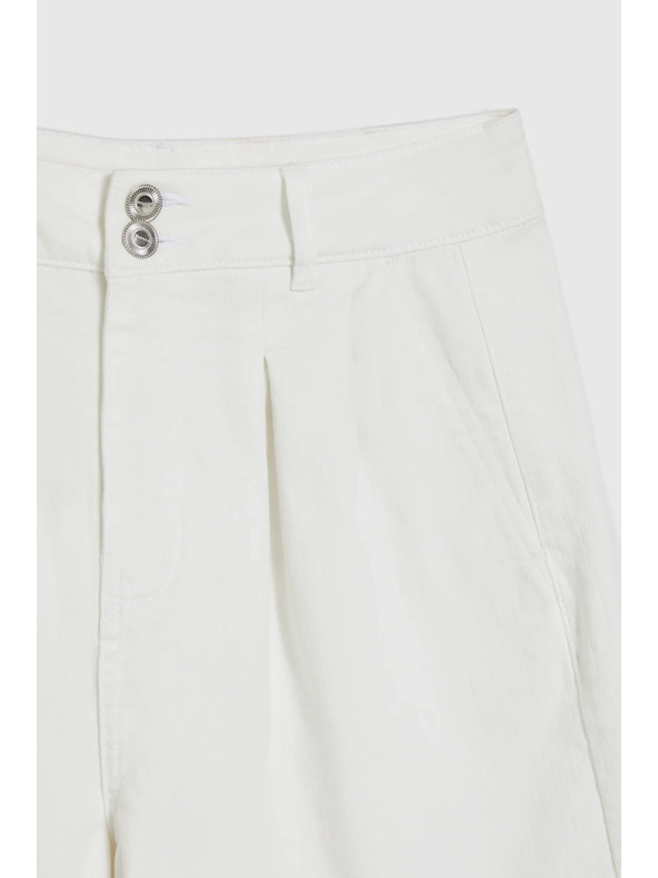 Moodo Гладки къси панталони бели Moodo