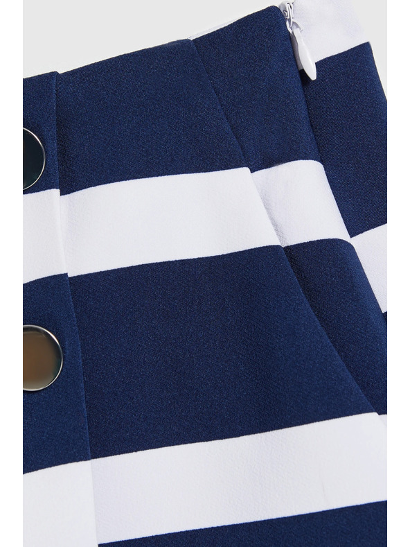 Moodo Шорти с ивици морско синя Moodo