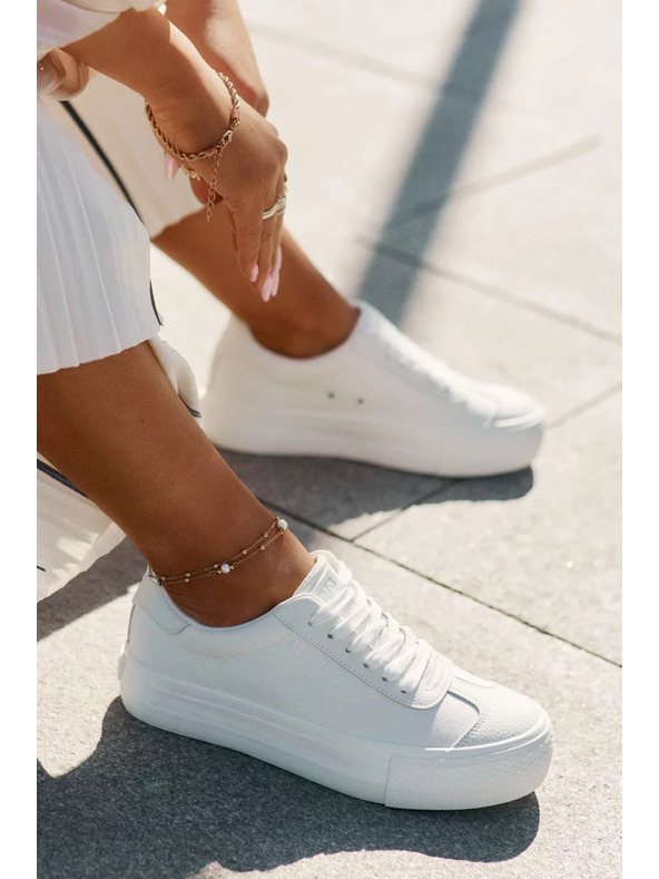 BIG STAR SHOES Дамски кецове на платформа Big Star – бели
