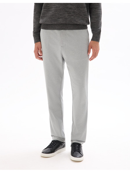 Celio Чино панталони Moknit