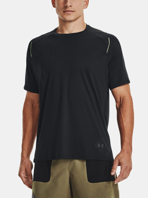 Under Armour T-shirt