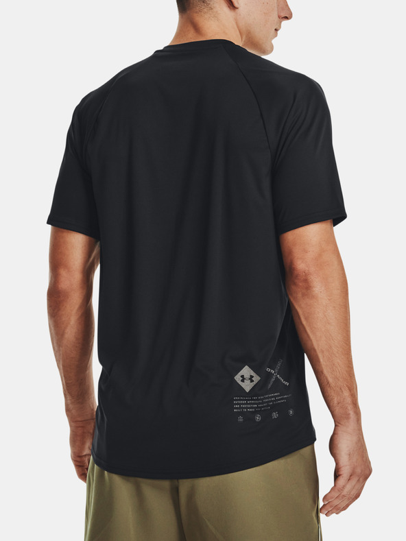 Under Armour T-shirt