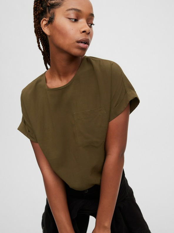 GAP T-shirt