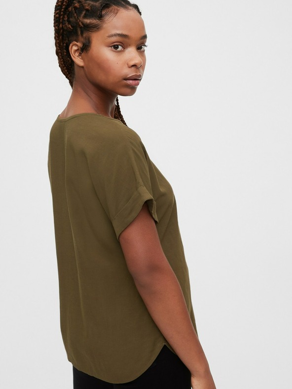 GAP T-shirt