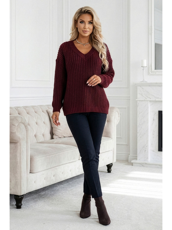numoco basic Топъл oversized пуловер с плътна тъкан и V деколте - винен