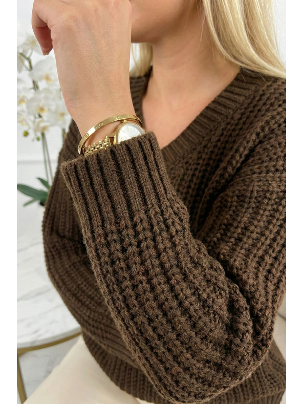 numoco basic Топъл oversized пуловер с плътна тъкан и V деколте - шоколадов
