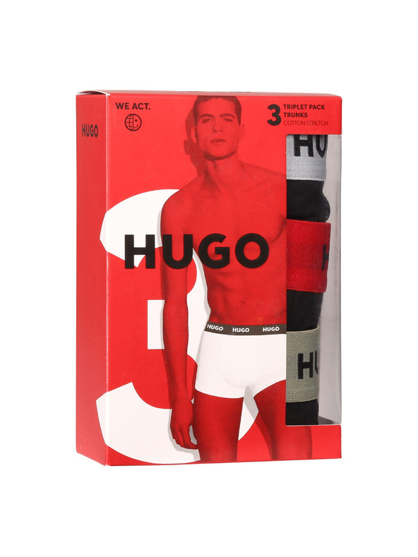 HUGO Комплект три - мъжки боксерки HUGO черни