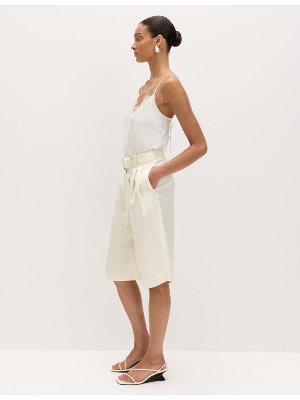 Marks & Spencer Бермуди с колан, висок пас от ленена смес Marks & Spencer крем